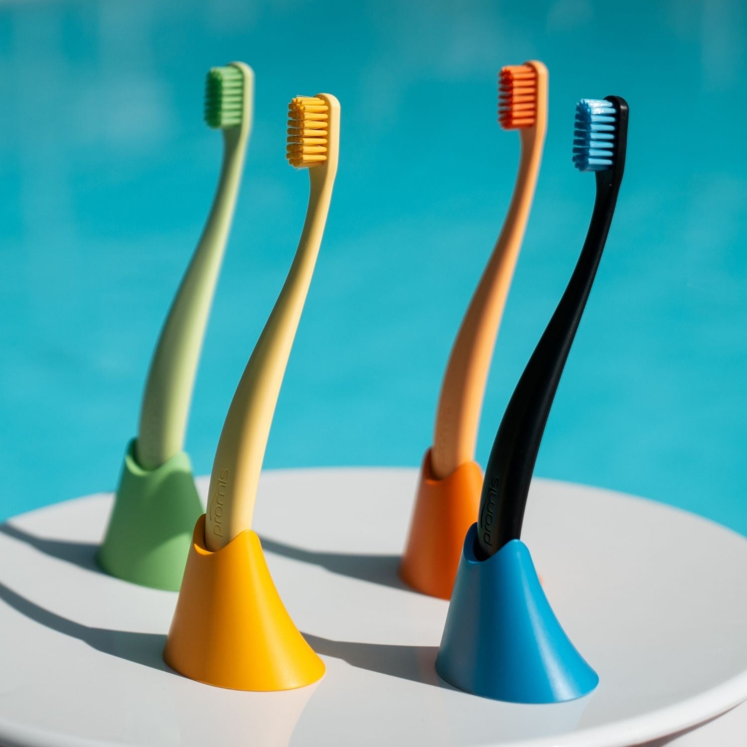Lily's Home - Portaspazzolino da dentifricio e spazzolino da denti, ideale anche per penne, matite e pennarelli Grigio shark Lily's Home - Portaspazzolino da dentifricio e spazzolino da denti, ideale anche per penne, matite e pennarelli Grigio shark